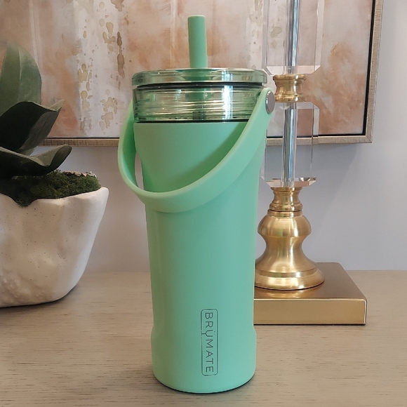 BrüMate Multishaker 26 oz Water Bottle In Kiwi Green With Extra Lid - Picture 3 of 6